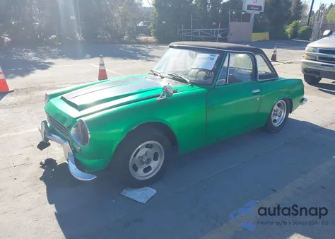1974 Datsun 210 z USA, uszkodzony, nr VIN LOT-1-44664210